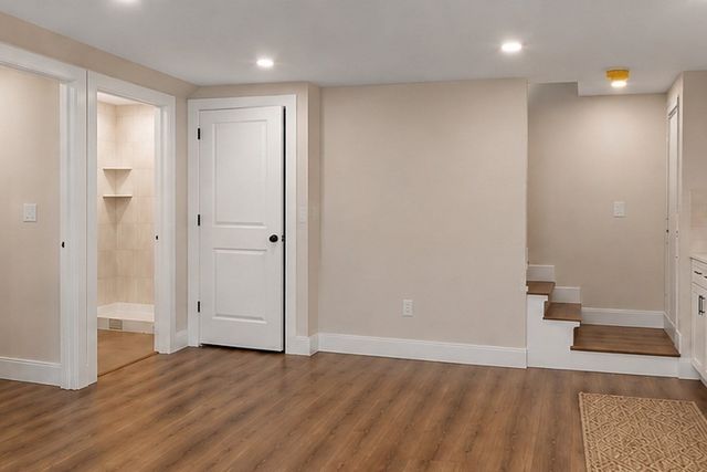 11 Hovey St, Woburn, MA 01801