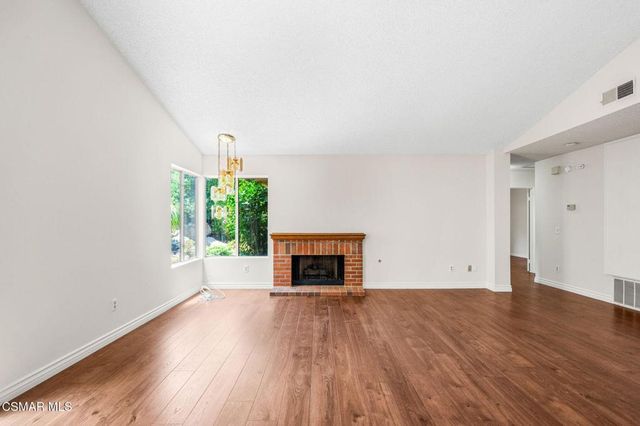 6793 Pecan Avenue, Moorpark, CA 93021