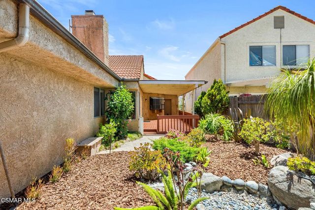6793 Pecan Avenue, Moorpark, CA 93021
