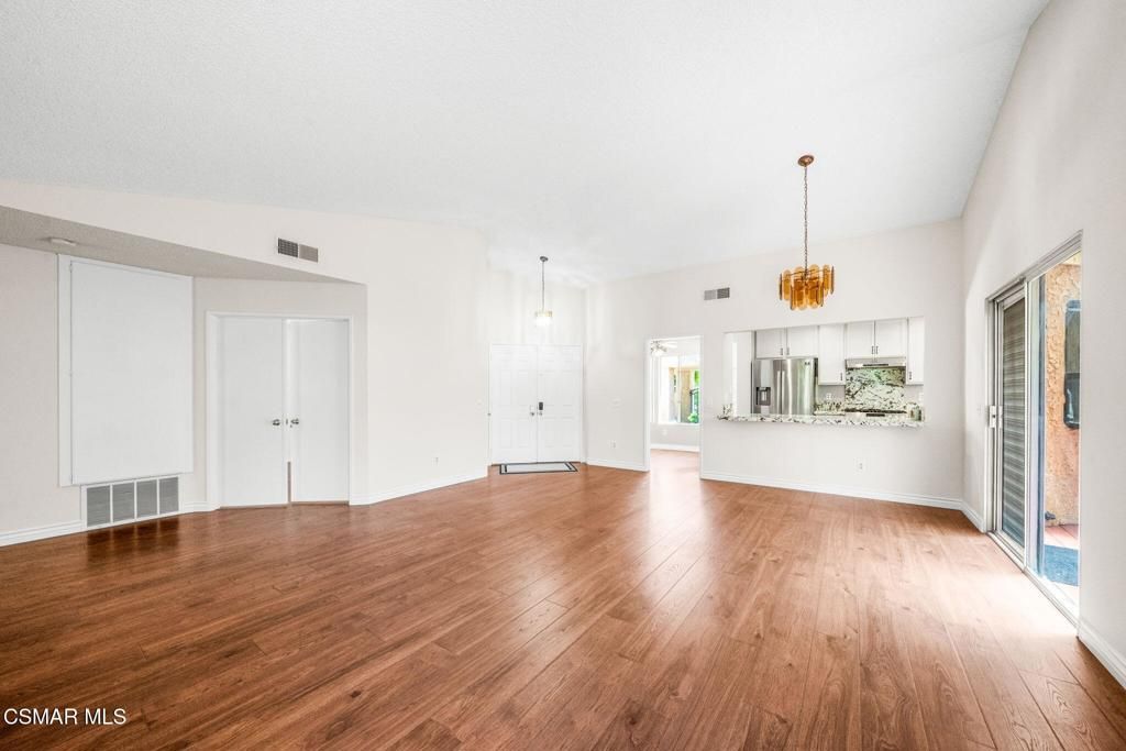 Image 8 of property listing at 6793 Pecan Avenue, Moorpark, CA 93021