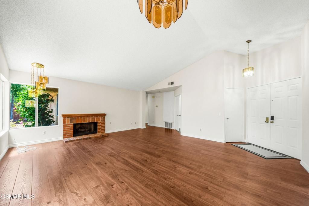 Image 9 of property listing at 6793 Pecan Avenue, Moorpark, CA 93021