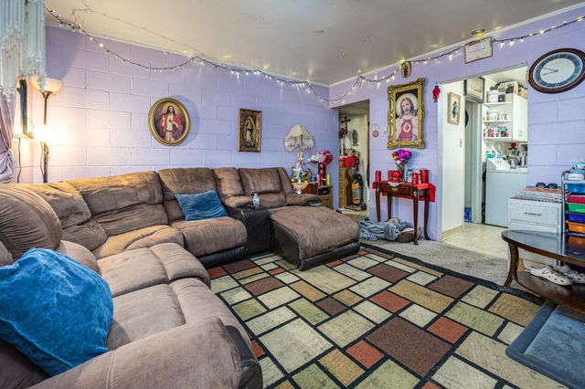 4903 58th St, Sacramento, CA 95820