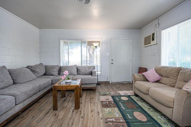 4903 58th St, Sacramento, CA 95820