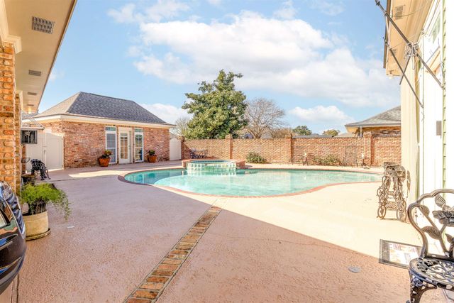 804 San Antonio Boulevard, Houma, LA 70360