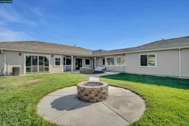 30 W Cypress Place, Oakley, CA 94561