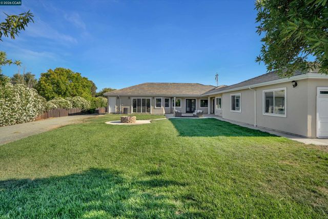 30 W Cypress Place, Oakley, CA 94561