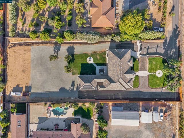 30 W Cypress Place, Oakley, CA 94561