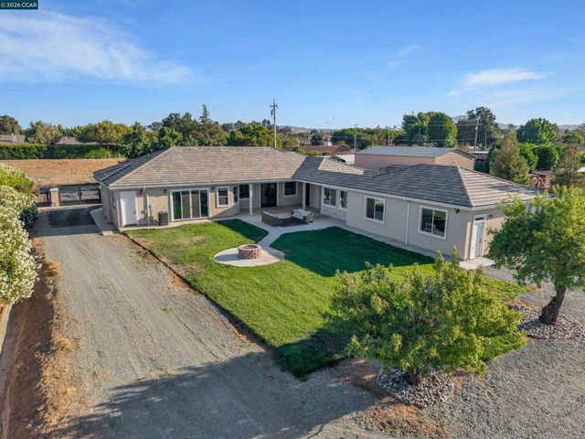 30 W Cypress Place, Oakley, CA 94561
