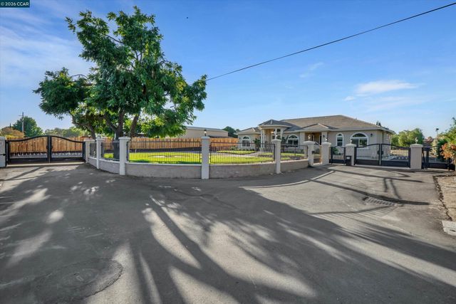 30 W Cypress Place, Oakley, CA 94561