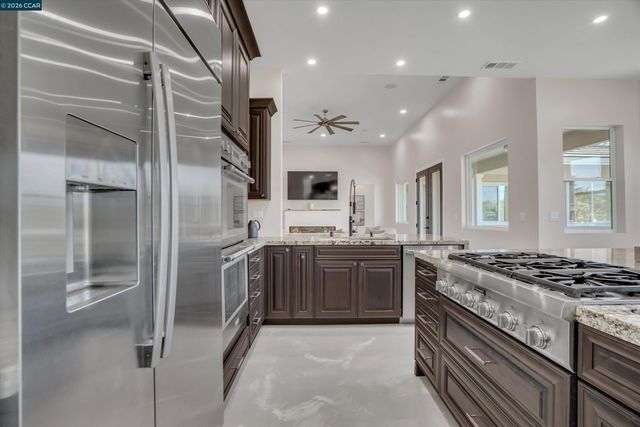 30 W Cypress Place, Oakley, CA 94561
