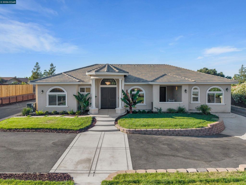 30 W Cypress Place, Oakley, CA 94561