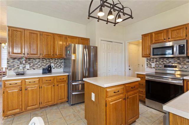 3620 Elkton DR, Chesapeake, VA 23321