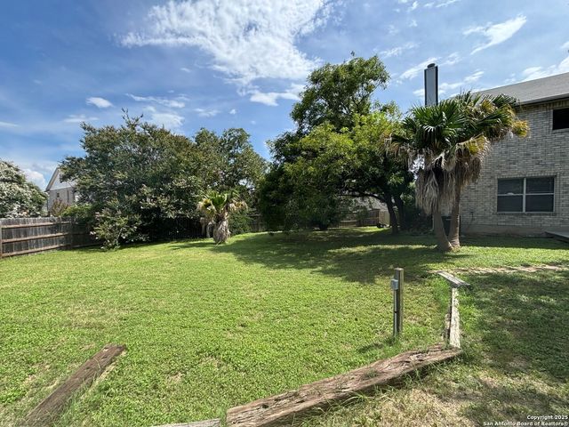 8131 Talkenhorn, Converse, TX 78109
