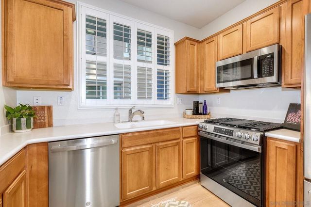 1921 Bassett Ln, Santee, CA 92071