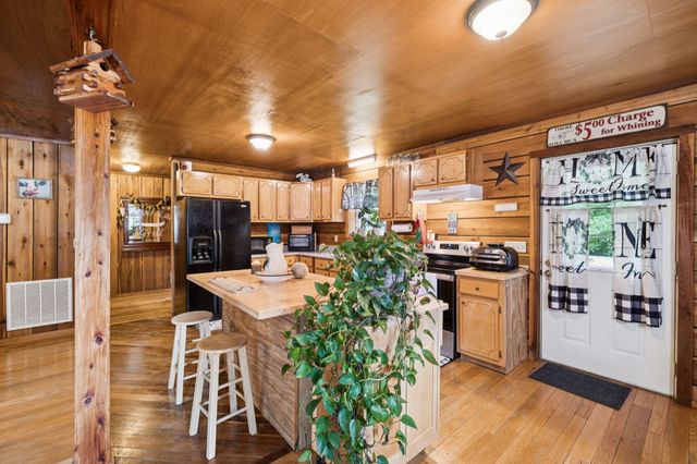 176 Robert Hensley Rd, Hohenwald, TN 38462