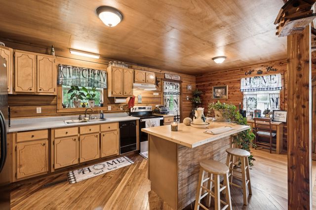 176 Robert Hensley Rd, Hohenwald, TN 38462