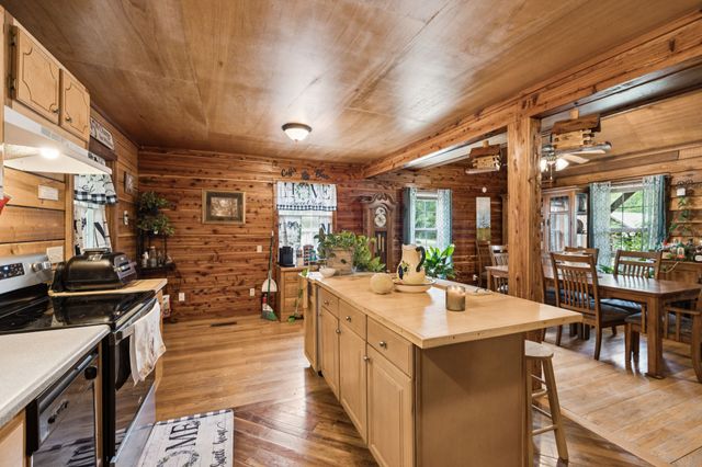 176 Robert Hensley Rd, Hohenwald, TN 38462