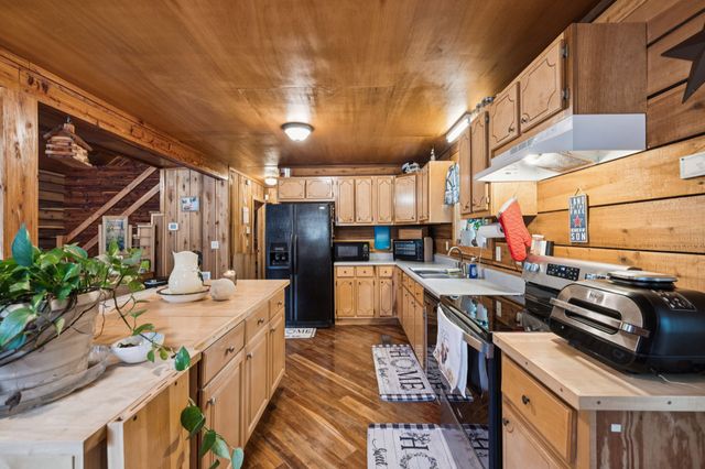 176 Robert Hensley Rd, Hohenwald, TN 38462