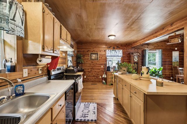 176 Robert Hensley Rd, Hohenwald, TN 38462