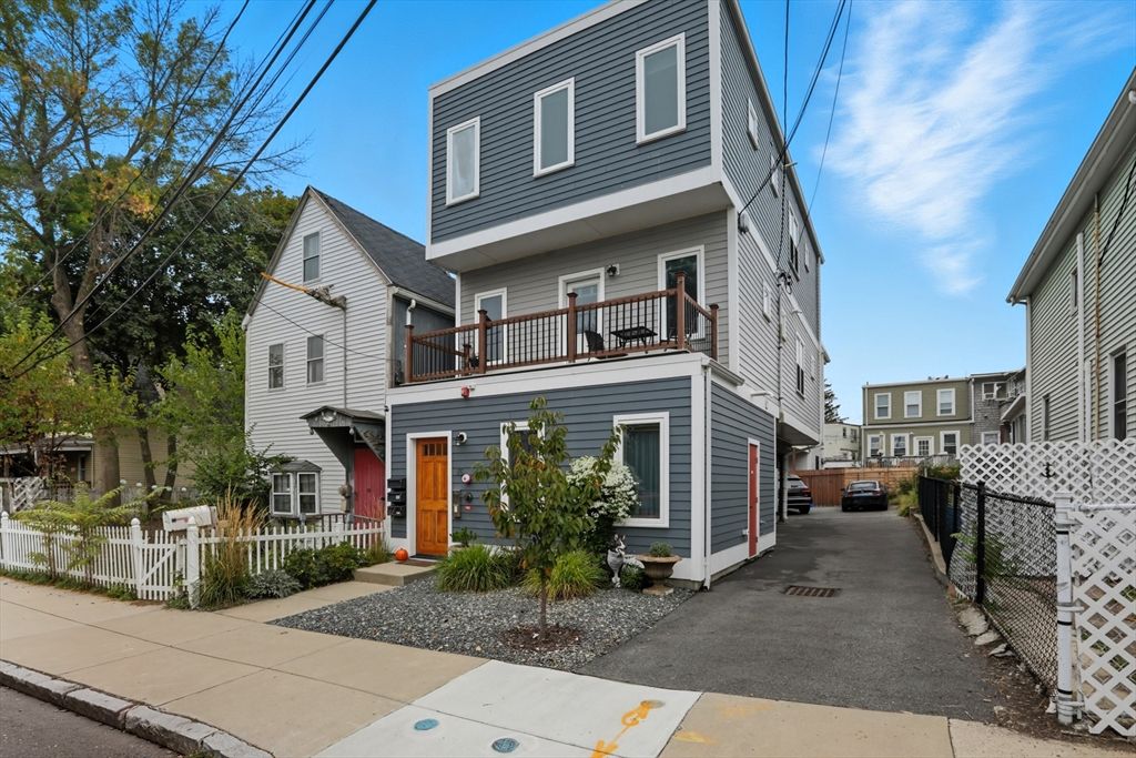 15 Swift Ter 3, Boston, MA 02128