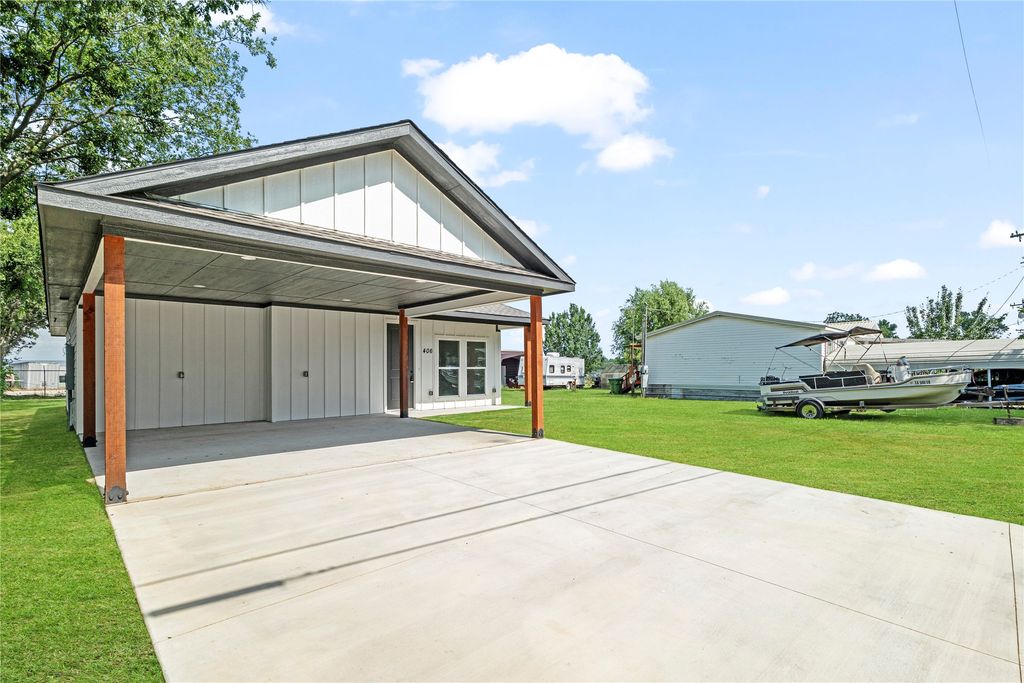 406 Depot Street, Whitesboro, TX 76273