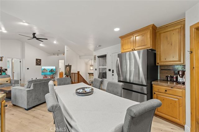 24599 Geneva Dr, Crestline, CA 92325