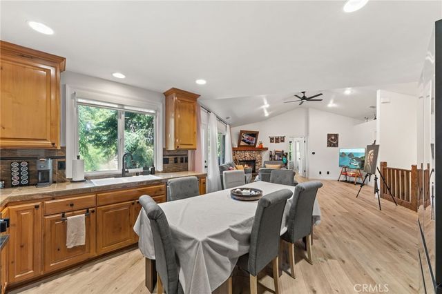 24599 Geneva Dr, Crestline, CA 92325