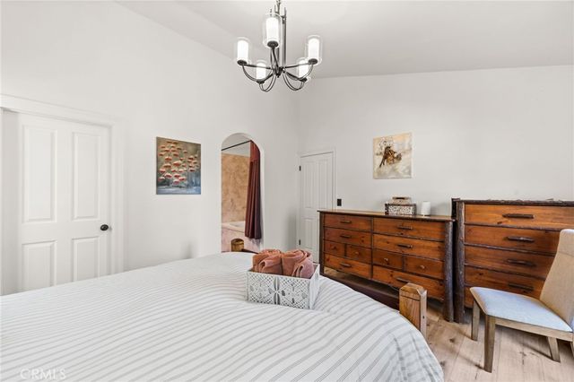 24599 Geneva Dr, Crestline, CA 92325