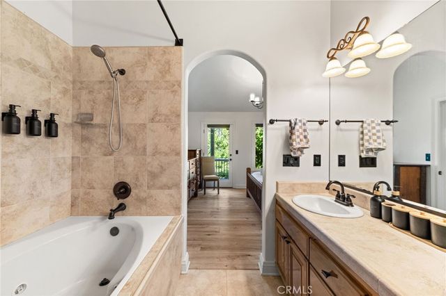 24599 Geneva Dr, Crestline, CA 92325