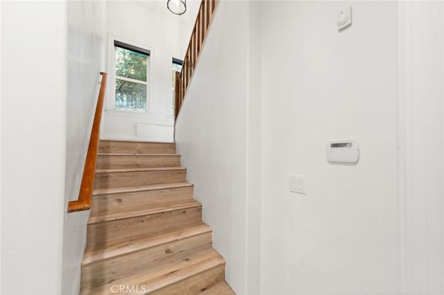 24599 Geneva Dr, Crestline, CA 92325