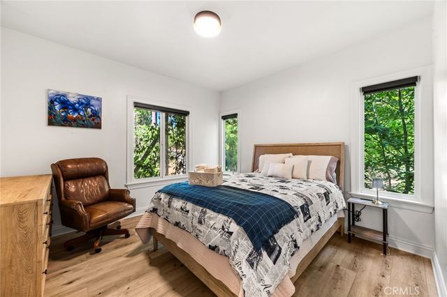 24599 Geneva Dr, Crestline, CA 92325