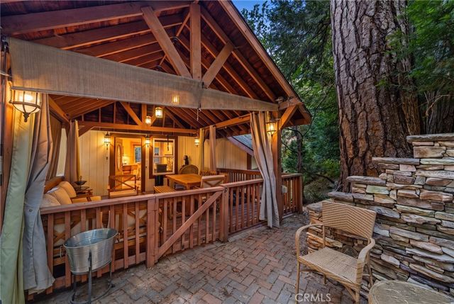 24599 Geneva Dr, Crestline, CA 92325