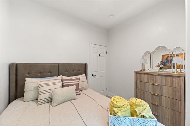 24599 Geneva Dr, Crestline, CA 92325