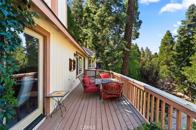 24599 Geneva Dr, Crestline, CA 92325