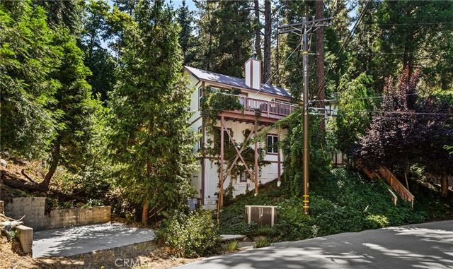 24599 Geneva Dr, Crestline, CA 92325