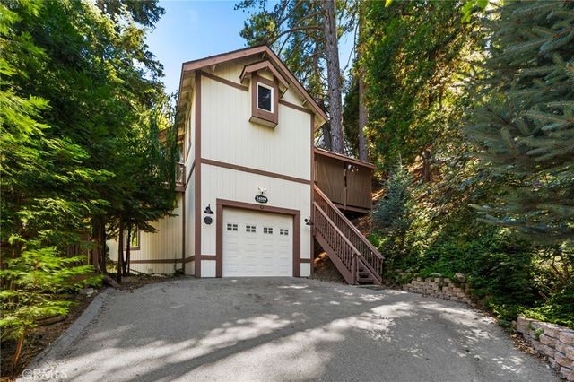 24599 Geneva Dr, Crestline, CA 92325