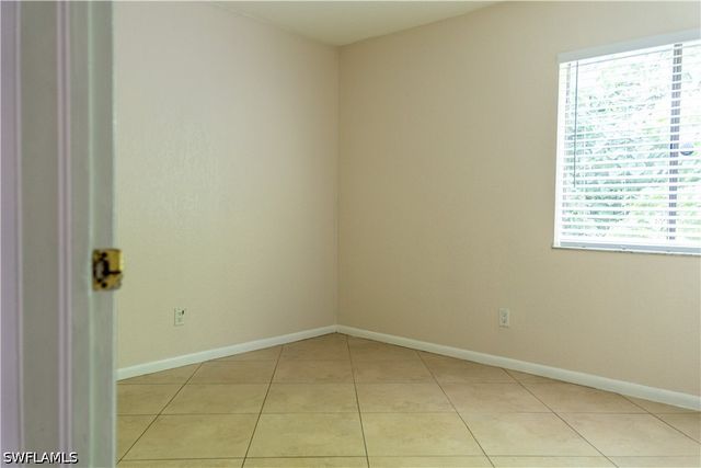 4627 Bayshore DR I-4, Naples, FL 34112