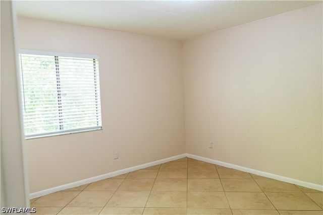 4627 Bayshore DR I-4, Naples, FL 34112