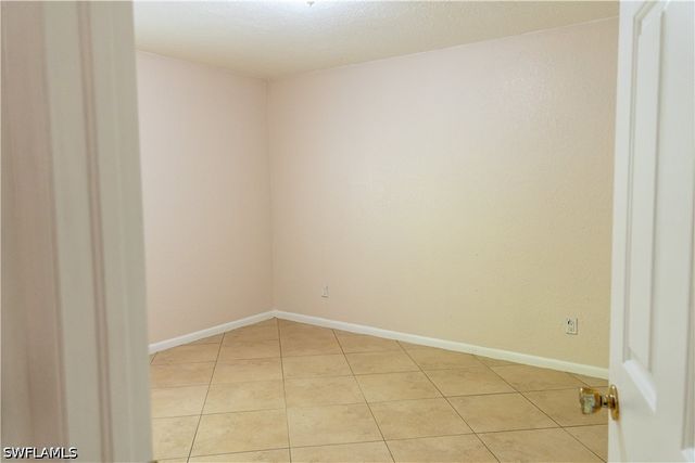 4627 Bayshore DR I-4, Naples, FL 34112