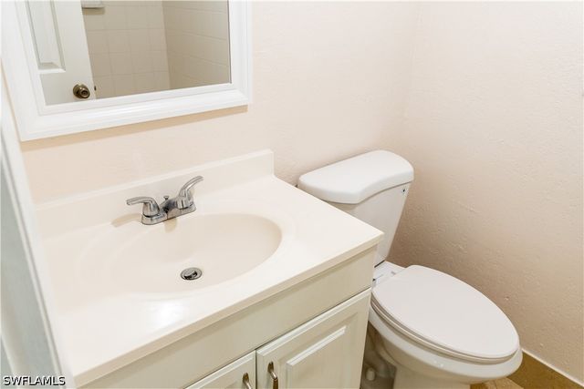 4627 Bayshore DR I-4, Naples, FL 34112
