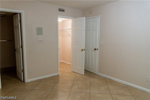 4627 Bayshore DR I-4, Naples, FL 34112