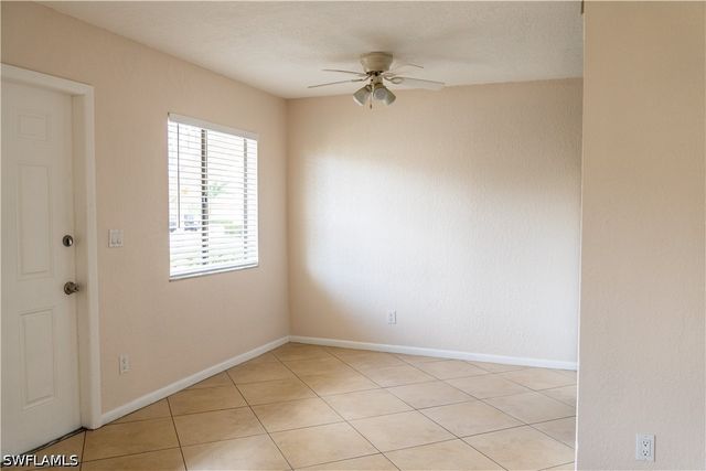 4627 Bayshore DR I-4, Naples, FL 34112