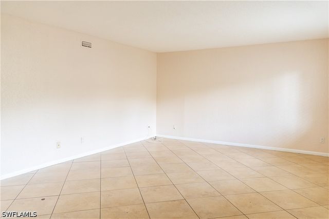 4627 Bayshore DR I-4, Naples, FL 34112
