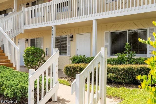 4627 Bayshore DR I-4, Naples, FL 34112