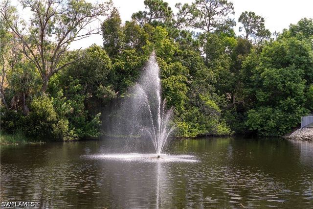 4627 Bayshore DR I-4, Naples, FL 34112