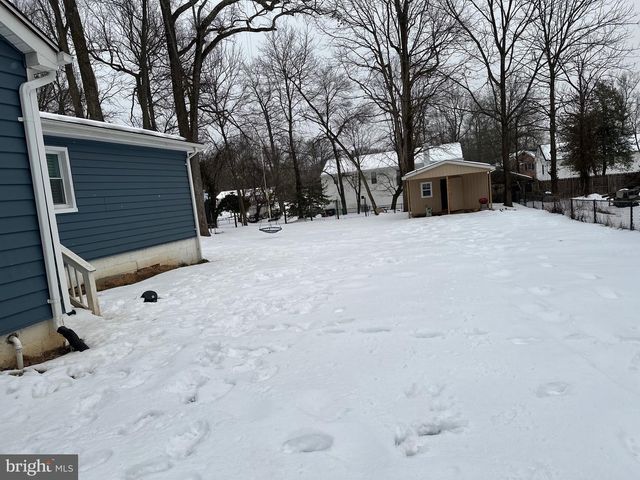 9937 FRANKLIN ST, Lanham, MD 20706