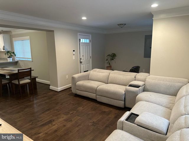 9937 FRANKLIN ST, Lanham, MD 20706