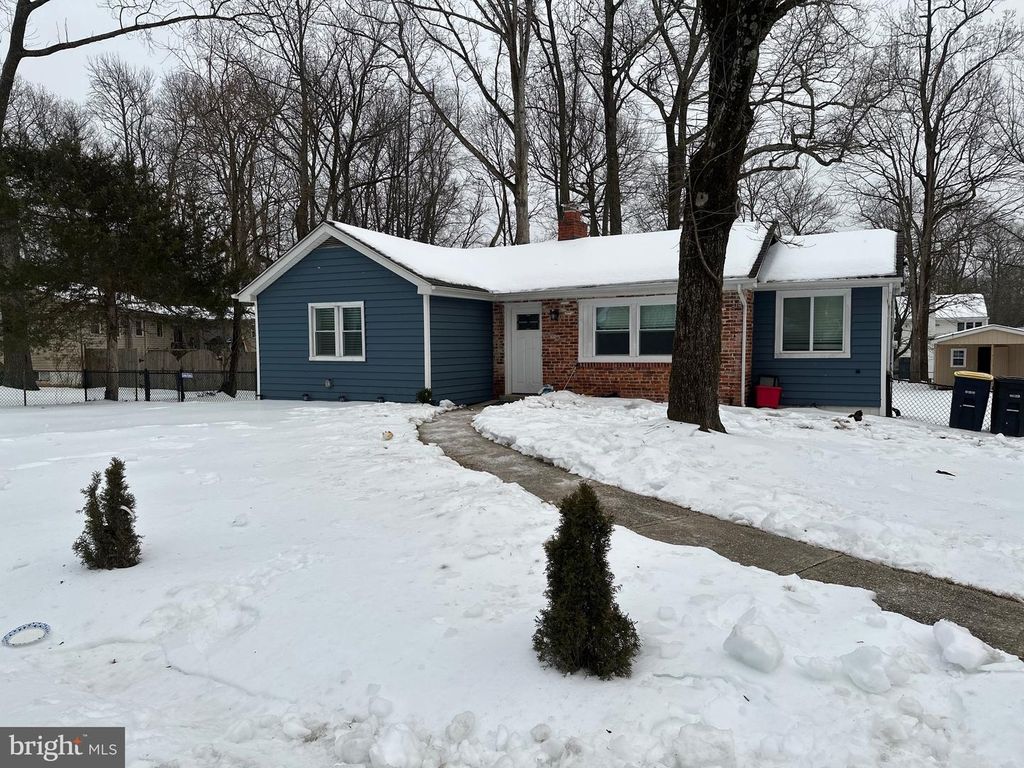 9937 FRANKLIN ST, Lanham, MD 20706