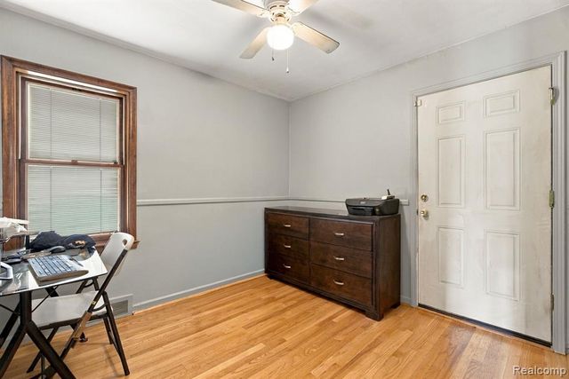 9864 Niver Avenue, Allen Park, MI 48101