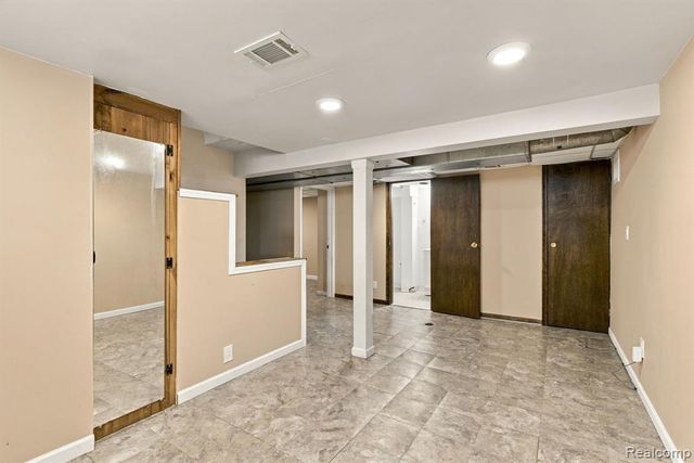 9864 Niver Avenue, Allen Park, MI 48101